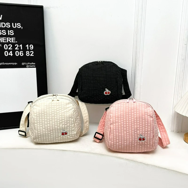 Korean Style Embroidered Cherr - Interior Design Korean Style recension och pris